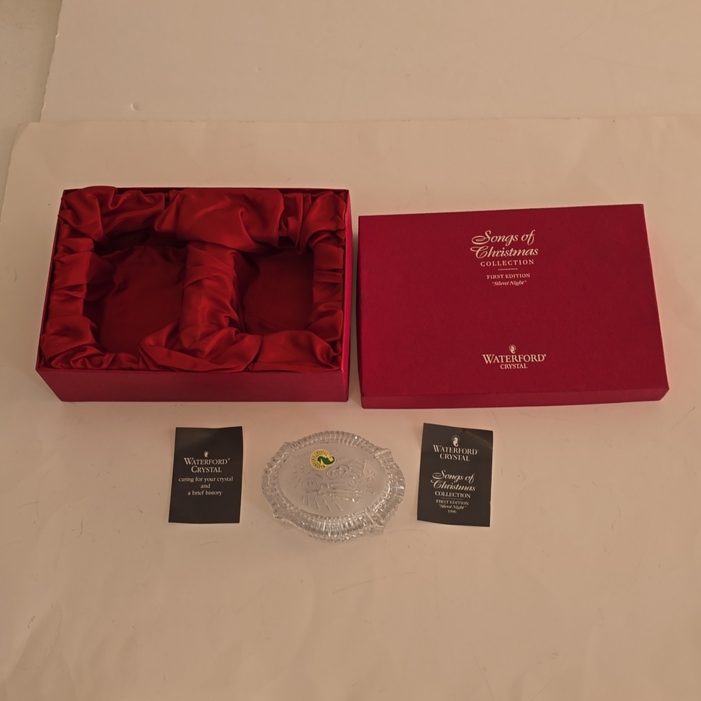 Waterford Crystal Songs of Christmas First Edition 1996  Music Box Silent Night